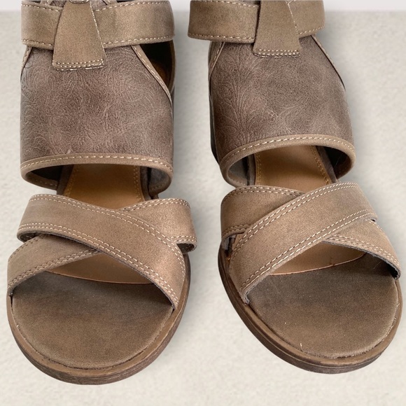 Rampage Block Heel Shoes - Picture 5 of 13